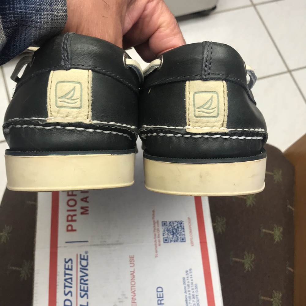 Sperry Top-Sider sizing 12/M blue white stitching used - Picture 9 of 14